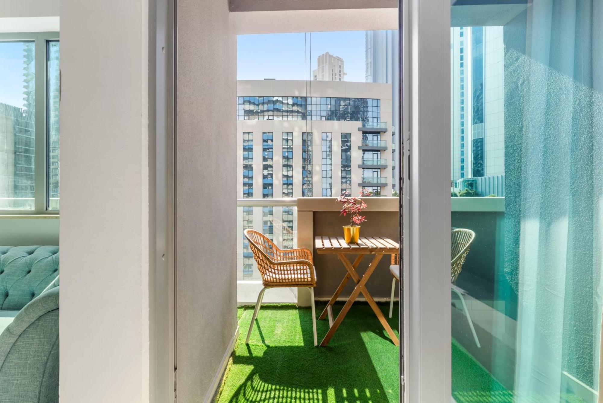 Burj Khalifa View 1br With Parking Apartment Dubai