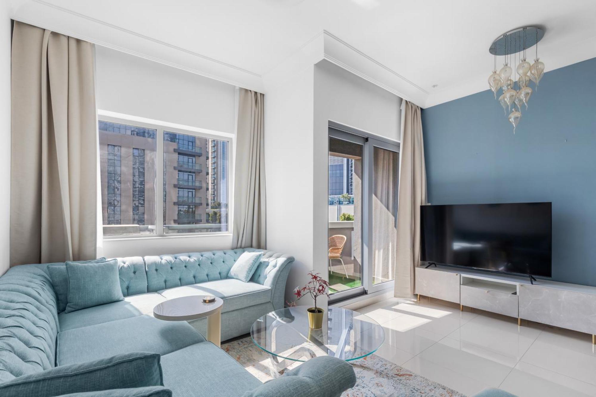 Burj Khalifa View 1br With Parking Apartment *